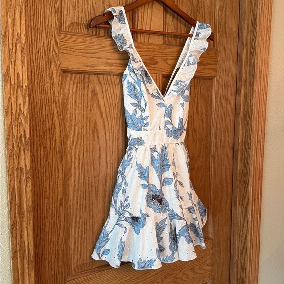 SIMPLEE Eyelet Floral Romper *NEW* - Picture 10 of 12
